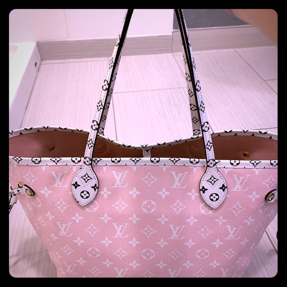 LOUIS VUITTON2019 limited editionGONE!!! Sold!!! - Picture 4 of 7